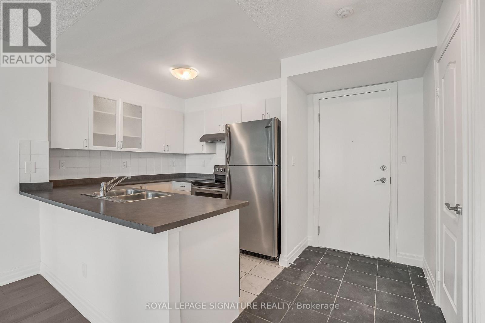 802 - 188 Doris Avenue, Toronto (Willowdale East), Ontario  M2N 6Z5 - Photo 2 - C12760568