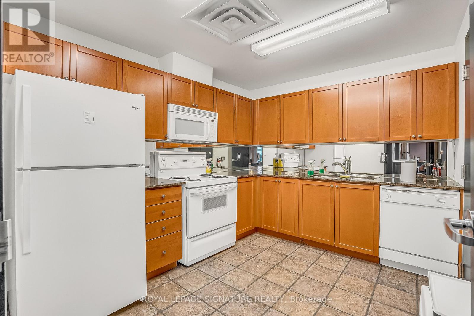 802 - 188 Doris Avenue, Toronto (Willowdale East), Ontario  M2N 6Z5 - Photo 33 - C12760568