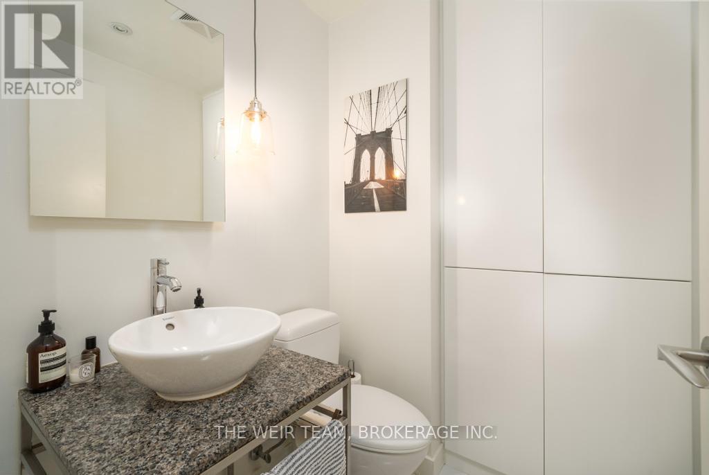 75 Portland Street, Toronto (Waterfront Communities), Ontario  M5V 2M9 - Photo 15 - C12760570