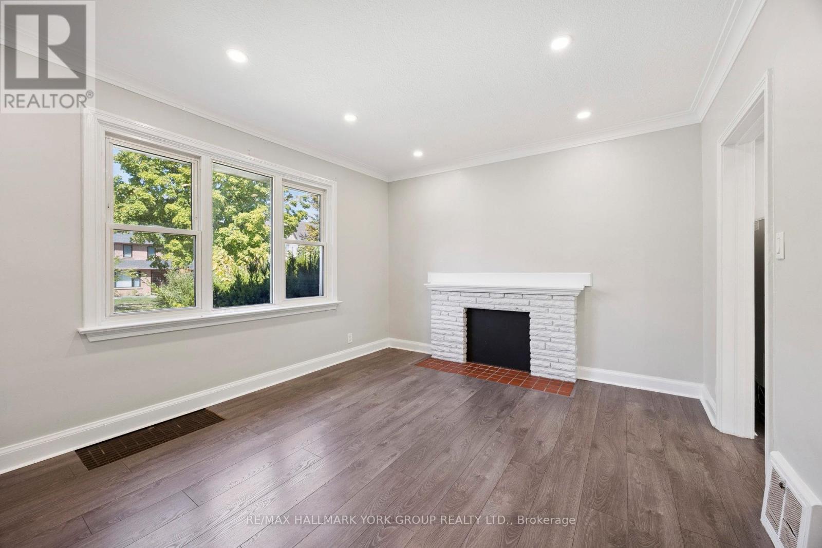 207 Maplehurst Avenue, Toronto (Willowdale East), Ontario  M2N 3C3 - Photo 2 - C12760582