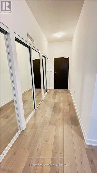 512 - 38 Honeycrisp Crescent N, Vaughan (Vaughan Corporate Centre), Ontario  L4K 0M8 - Photo 7 - N12760556