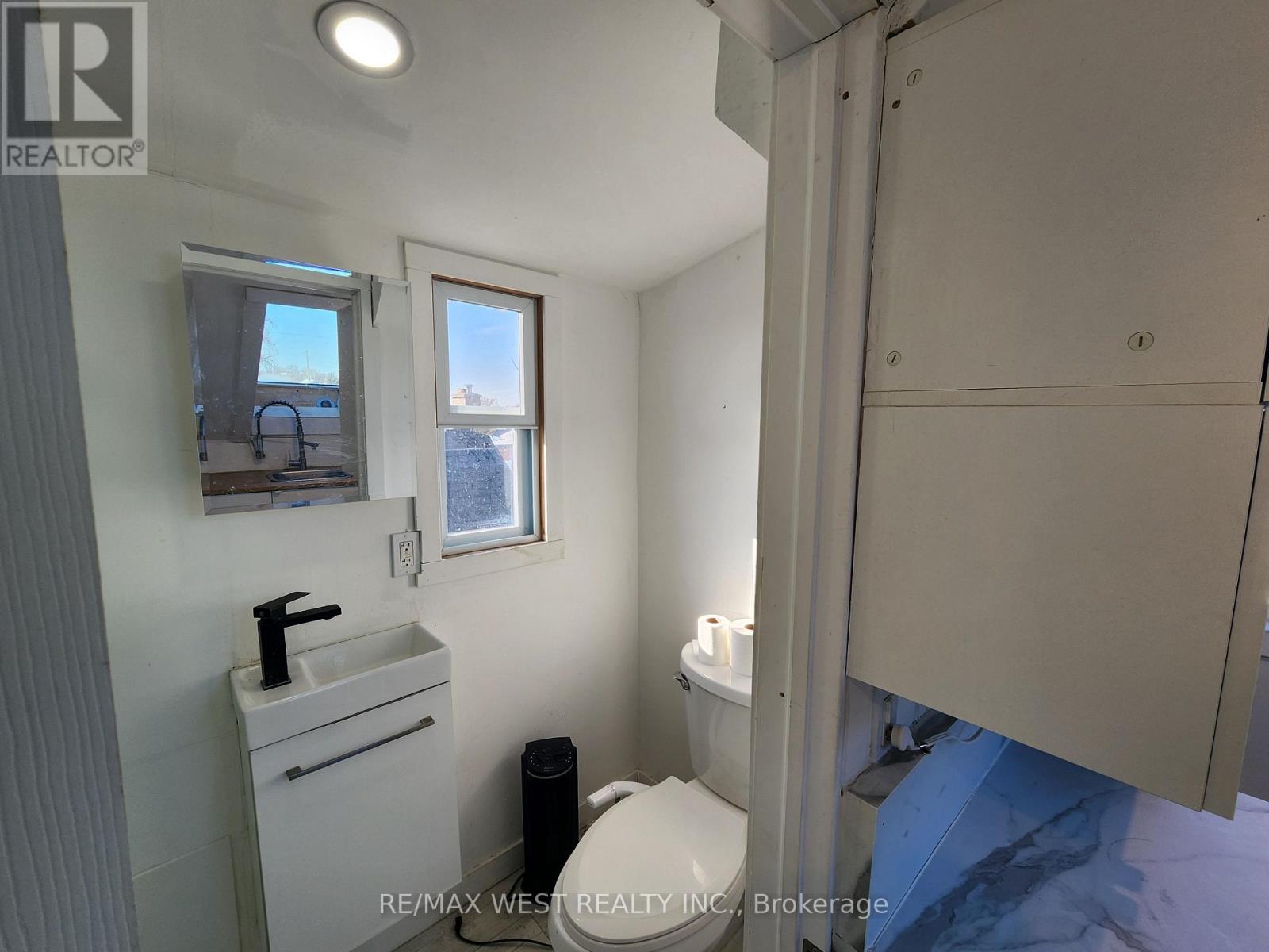 3 - 32 Pritchard Avenue, Toronto, Ontario  M6N 1T3 - Photo 8 - W12754202