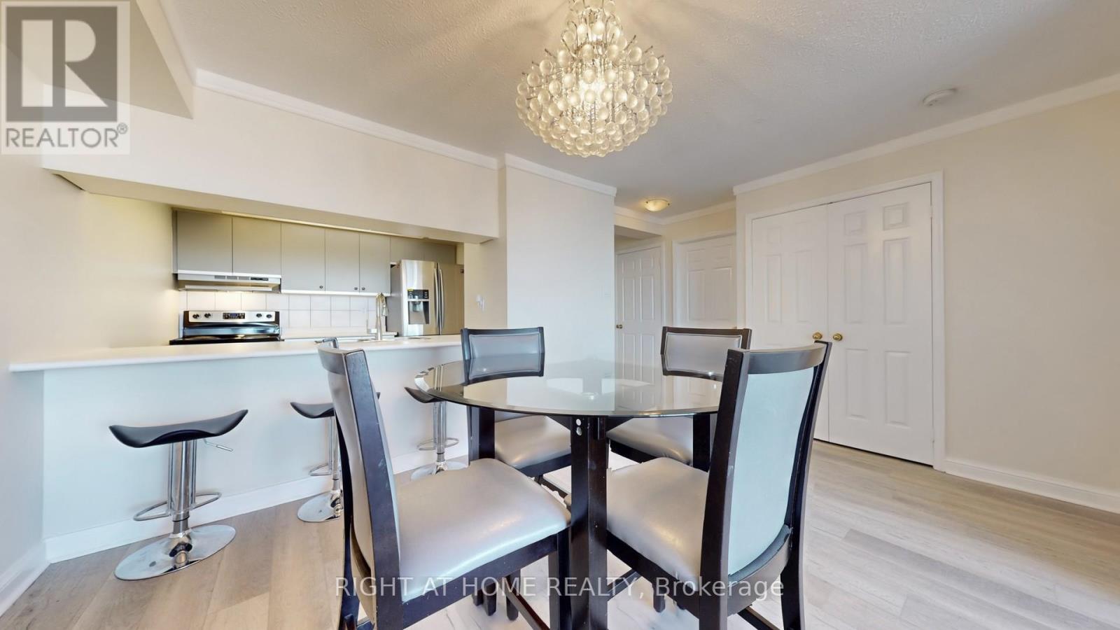 2206 - 22 Hanover Road, Brampton (Queen Street Corridor), Ontario  L6S 5K7 - Photo 20 - W12760578