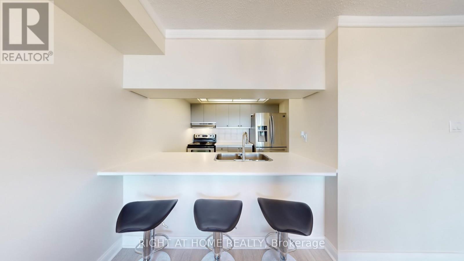 2206 - 22 Hanover Road, Brampton (Queen Street Corridor), Ontario  L6S 5K7 - Photo 21 - W12760578