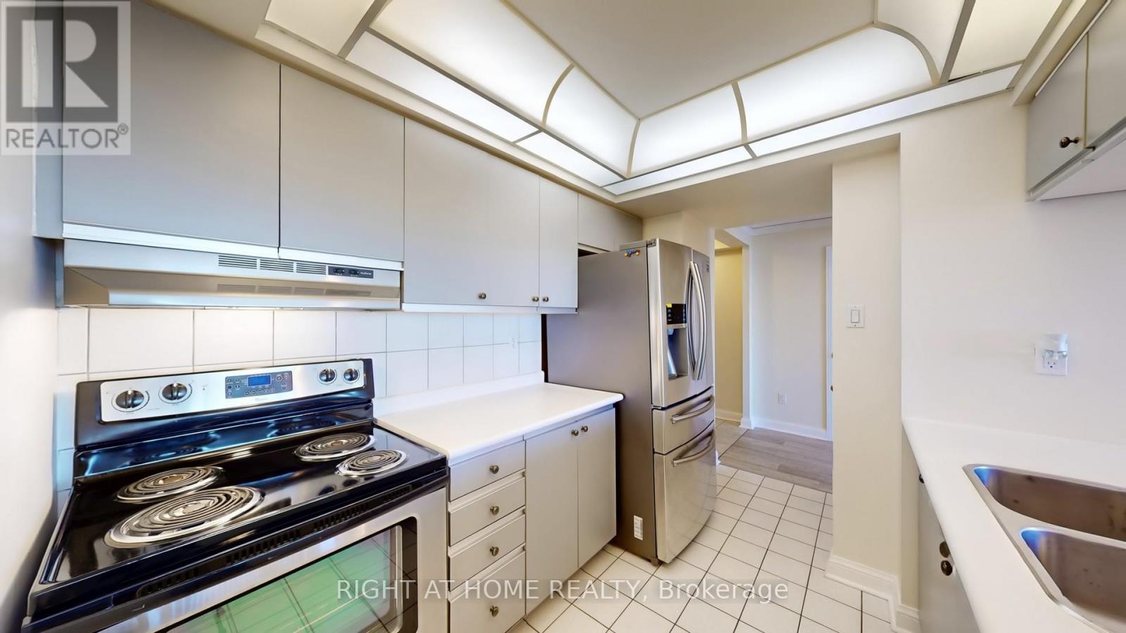 2206 - 22 Hanover Road, Brampton (Queen Street Corridor), Ontario  L6S 5K7 - Photo 25 - W12760578