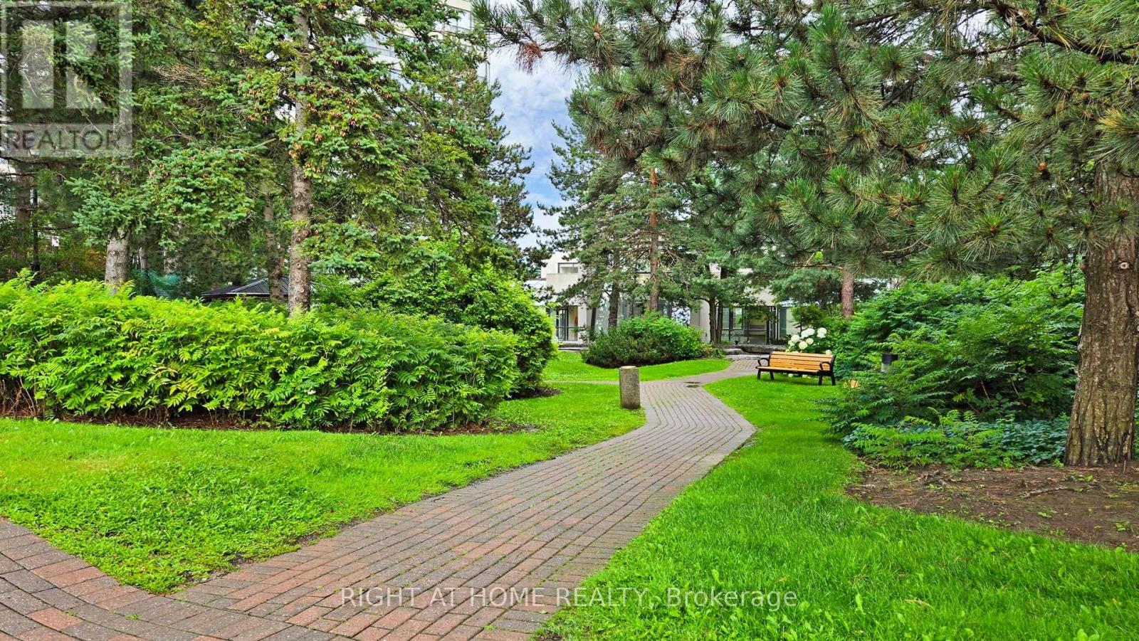 2206 - 22 Hanover Road, Brampton (Queen Street Corridor), Ontario  L6S 5K7 - Photo 42 - W12760578