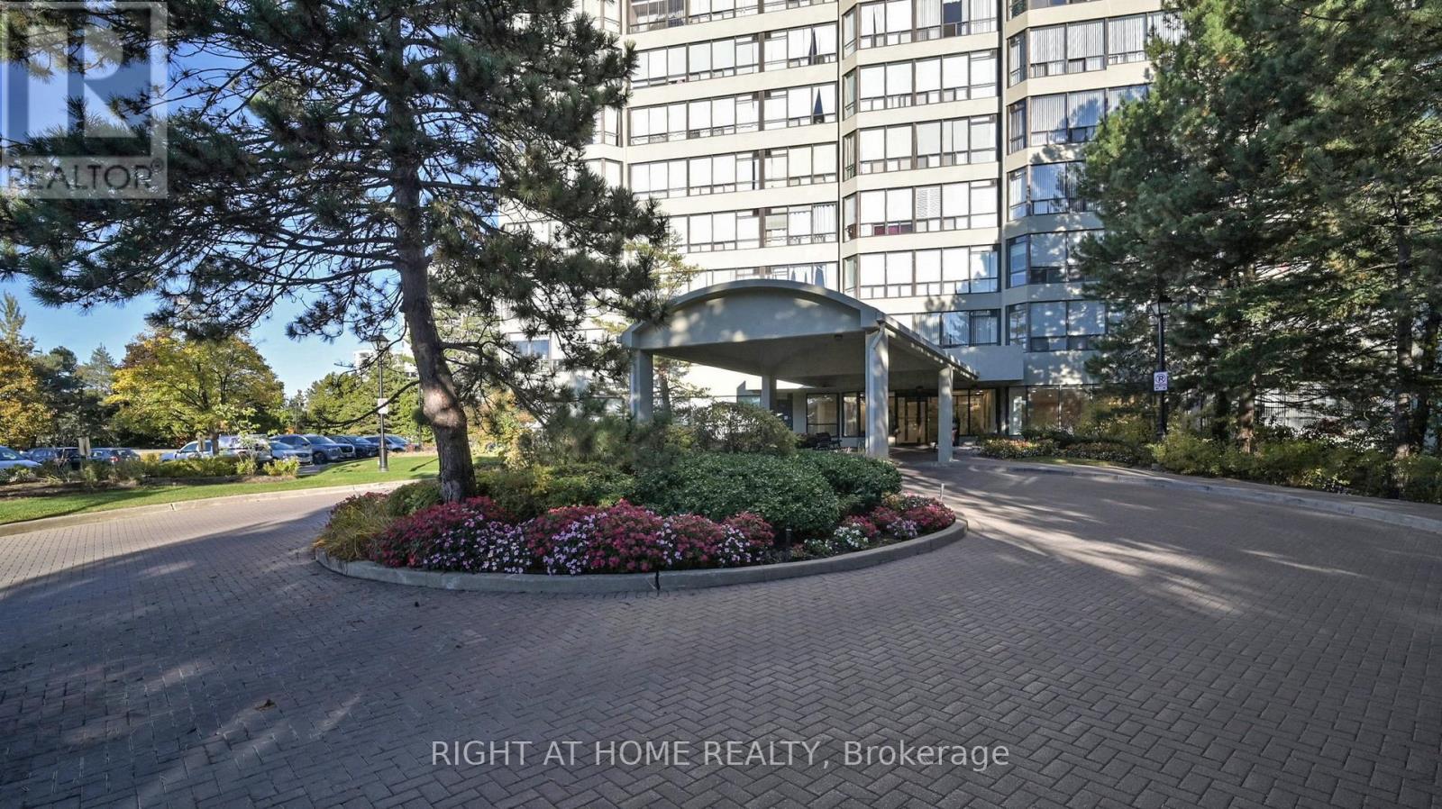 2206 - 22 Hanover Road, Brampton (Queen Street Corridor), Ontario  L6S 5K7 - Photo 5 - W12760578