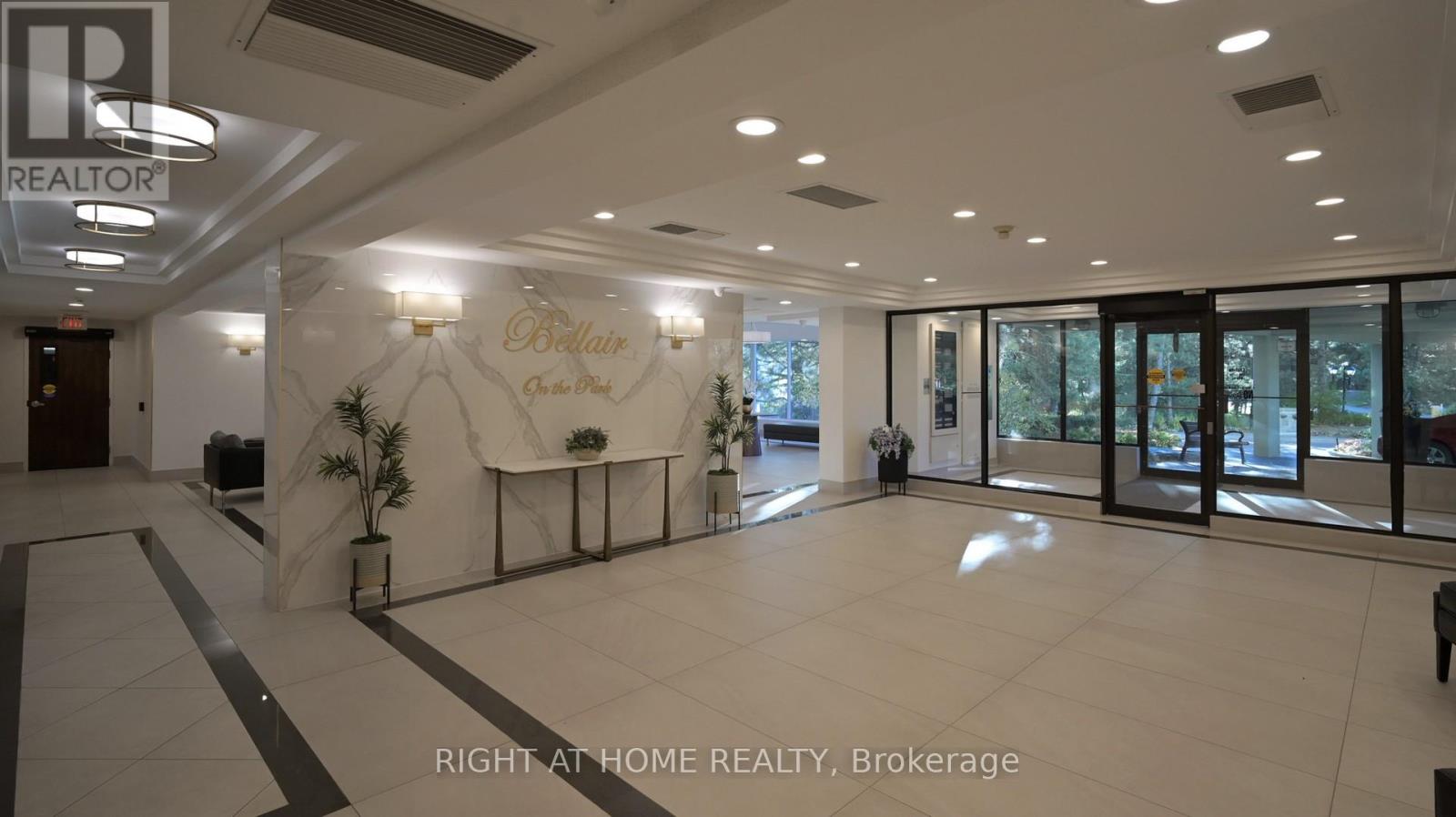 2206 - 22 Hanover Road, Brampton (Queen Street Corridor), Ontario  L6S 5K7 - Photo 7 - W12760578