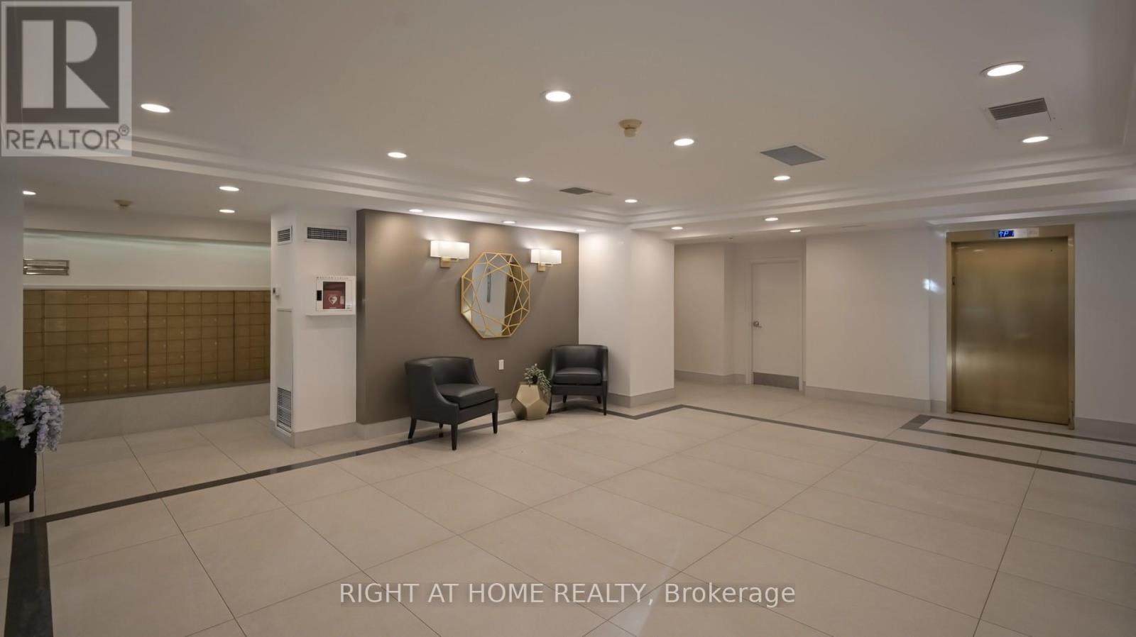 2206 - 22 Hanover Road, Brampton (Queen Street Corridor), Ontario  L6S 5K7 - Photo 9 - W12760578