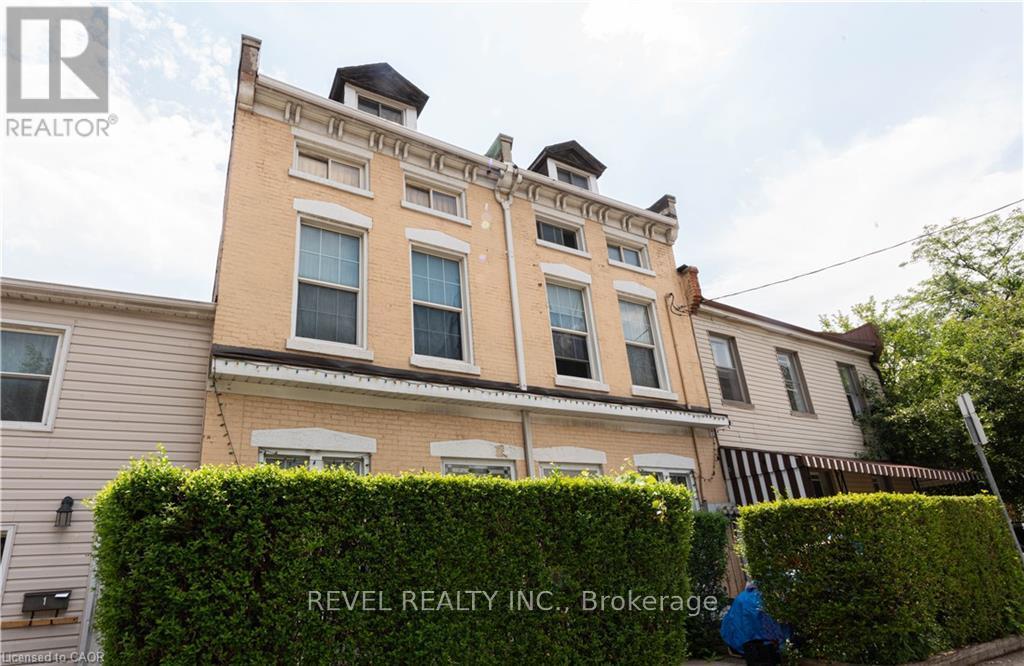 166-168 Macnab Street N, Hamilton, Ontario  L8R 2M4 - Photo 5 - X12760362