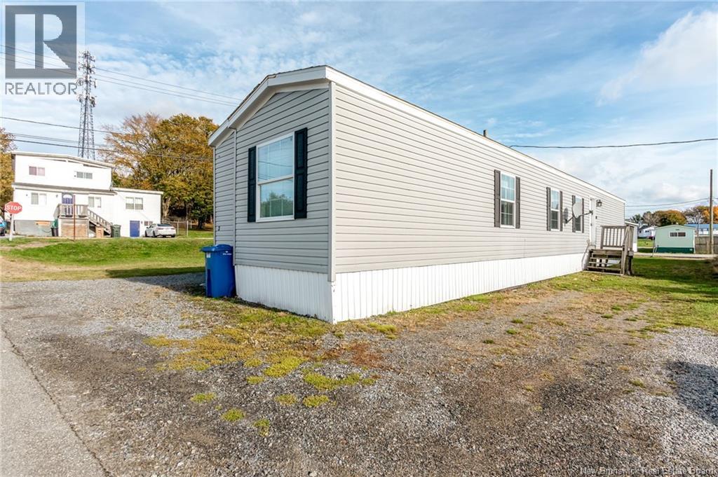 3 Daisy Street, Saint John, New Brunswick  E2M 5M9 - Photo 4 - NB129690