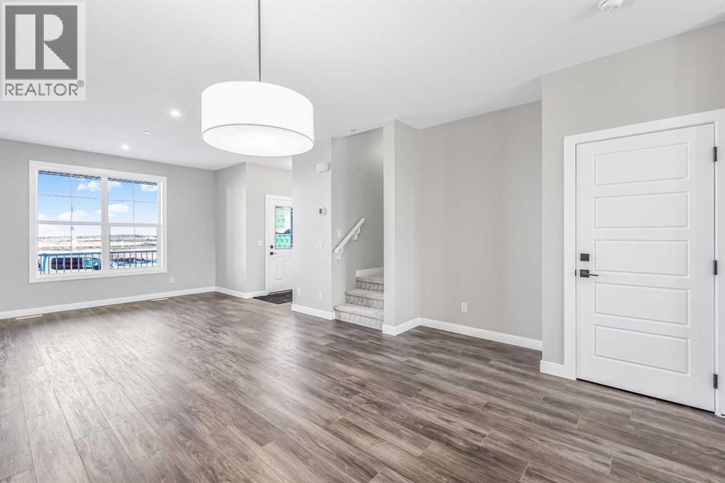 423 Hotchkiss Manor, Calgary, Alberta  T3S 0N3 - Photo 11 - A2283550