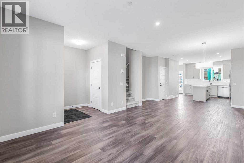 423 Hotchkiss Manor, Calgary, Alberta  T3S 0N3 - Photo 7 - A2283550