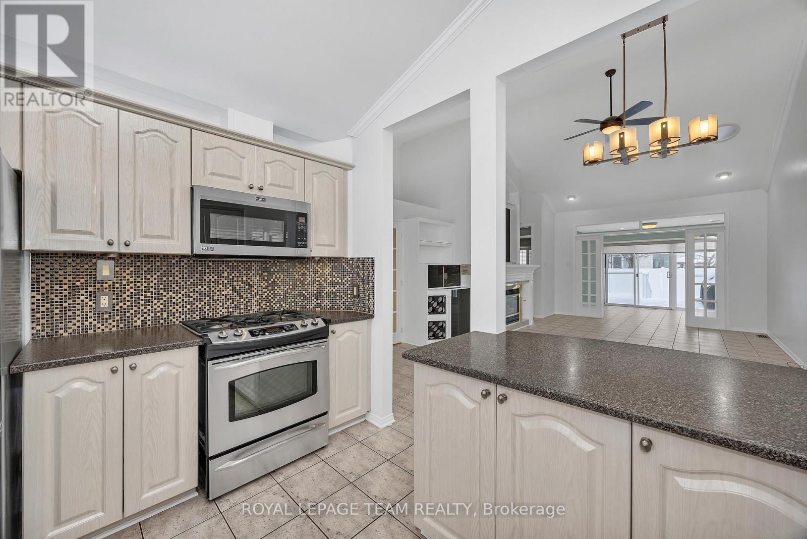 43 Settler's Ridge Way, Ottawa, Ontario  K2J 4V2 - Photo 10 - X12678424