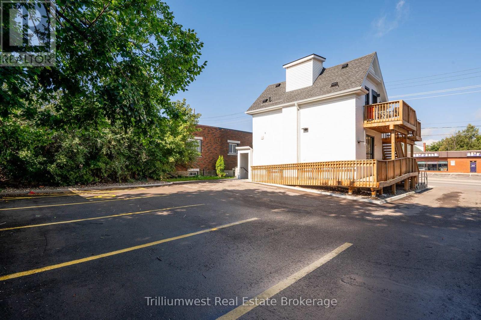 161 Victoria Street S, Kitchener, Ontario  N2G 2B7 - Photo 23 - X12526198