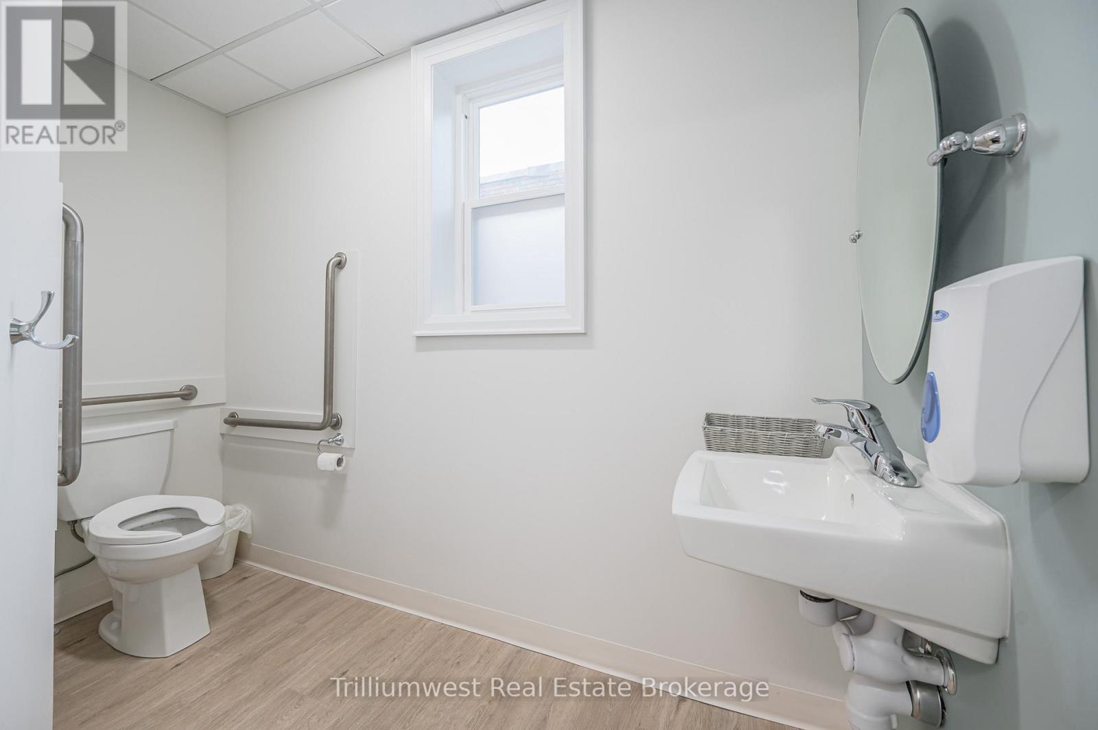 161 Victoria Street S, Kitchener, Ontario  N2G 2B7 - Photo 11 - X12526198