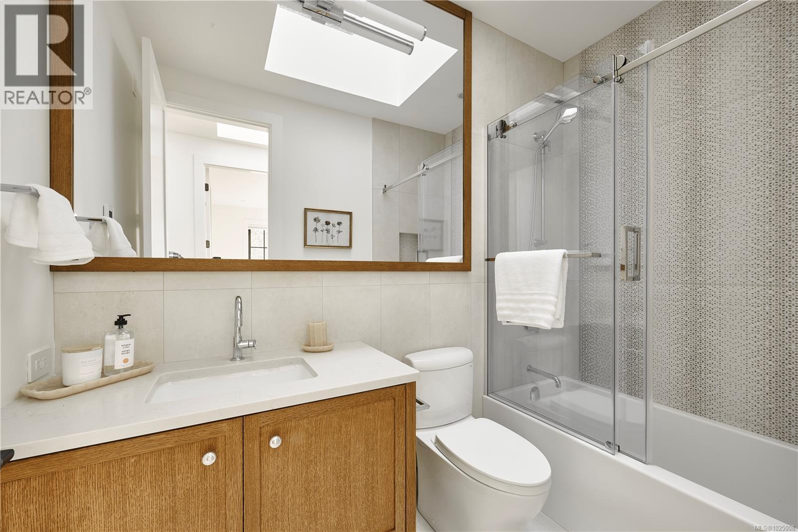 3915 Woodlands Pl, Saanich, British Columbia  V8N 4J7 - Photo 19 - 1025008