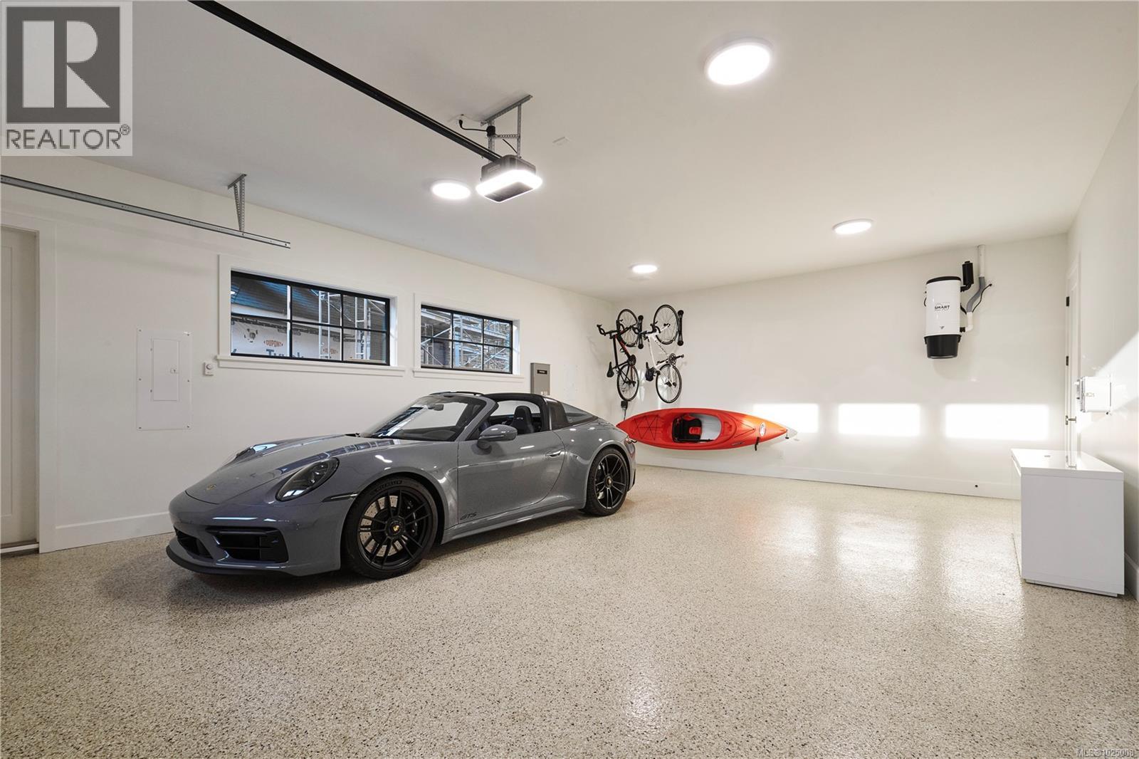 3915 Woodlands Pl, Saanich, British Columbia  V8N 4J7 - Photo 23 - 1025008