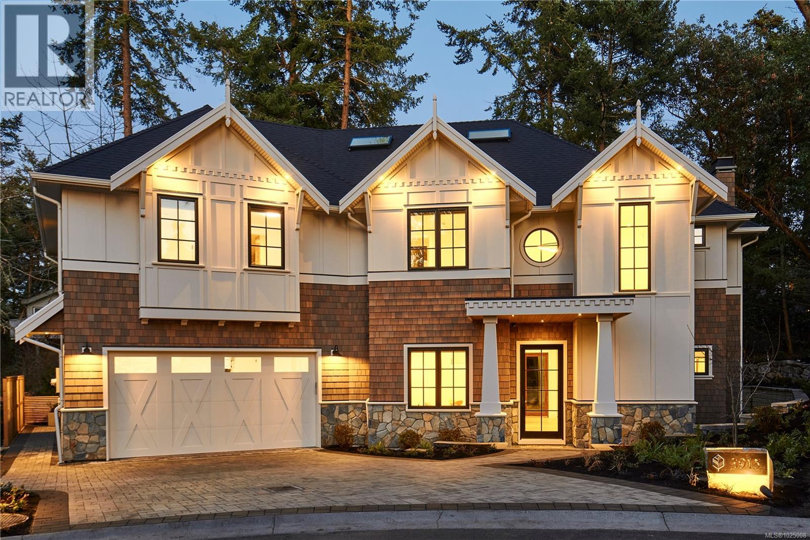 3915 Woodlands Pl, Saanich, British Columbia  V8N 4J7 - Photo 29 - 1025008