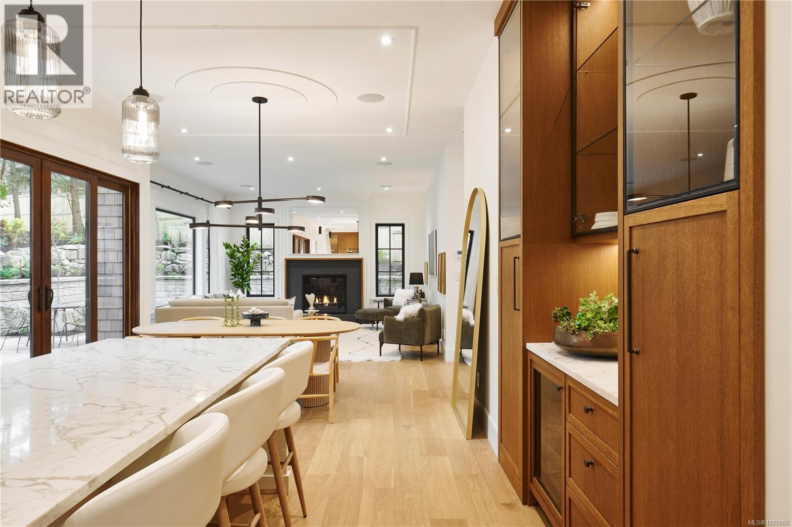 3915 Woodlands Pl, Saanich, British Columbia  V8N 4J7 - Photo 5 - 1025008