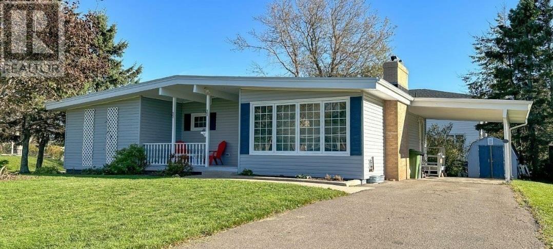 46 Saunders Avenue, Summerside, Prince Edward Island  C1N 2H9 - Photo 1 - 202602178