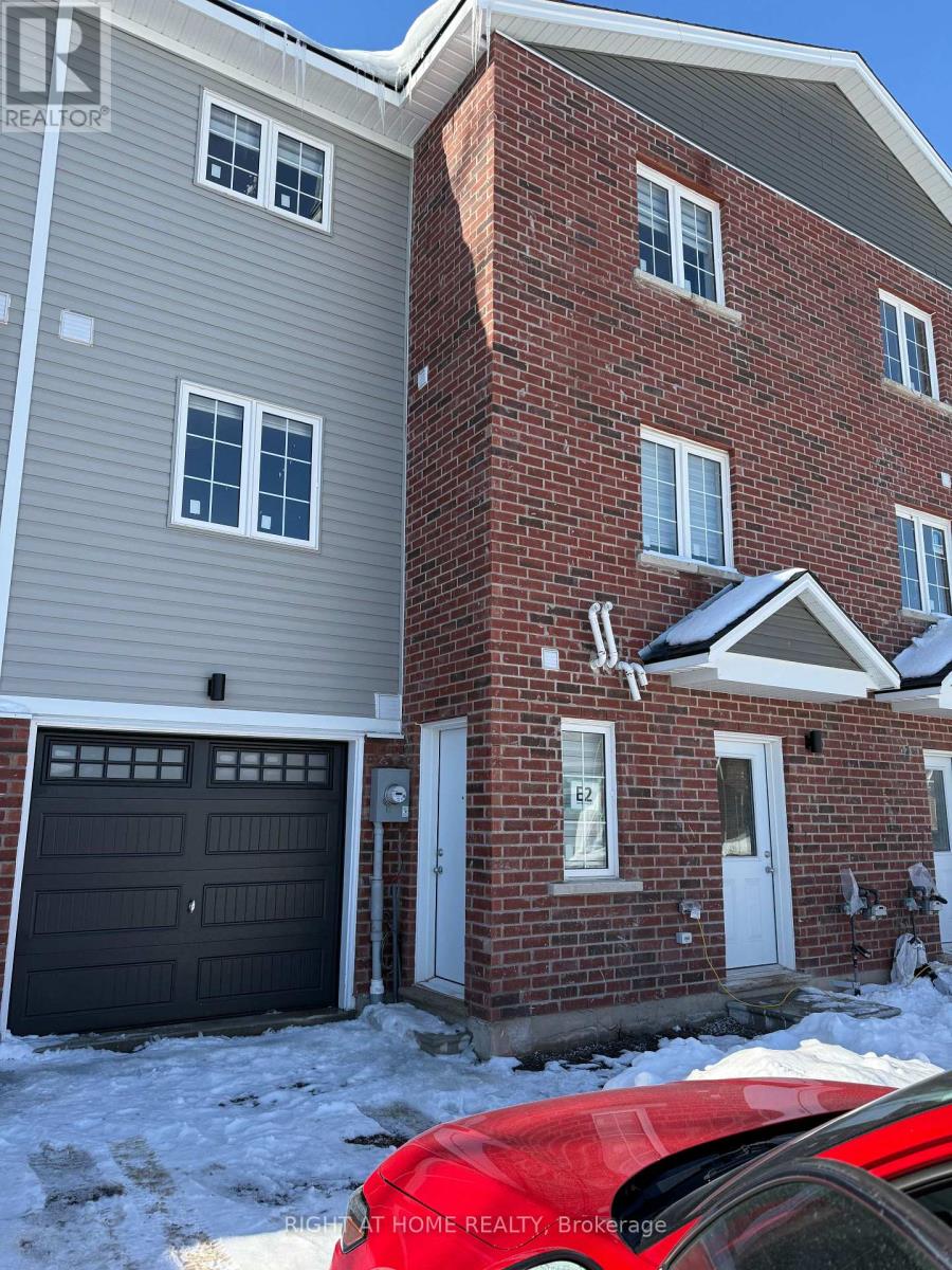 LOWER - 133 HIGHRIVER TRAIL, welland (broadway), Ontario