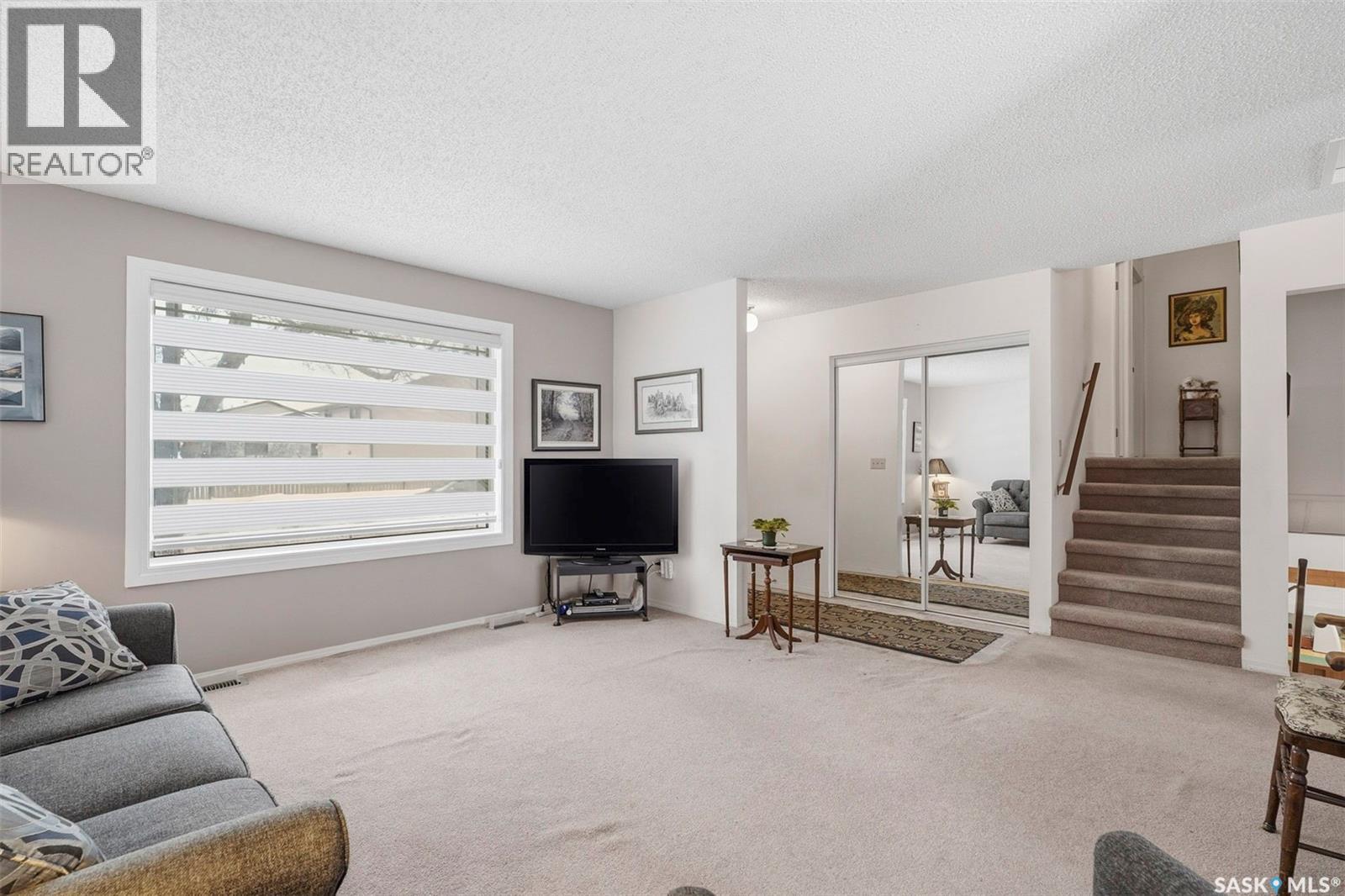 1007 Kingsmere Boulevard, Saskatoon, Saskatchewan  S7J 5A7 - Photo 5 - SK027917