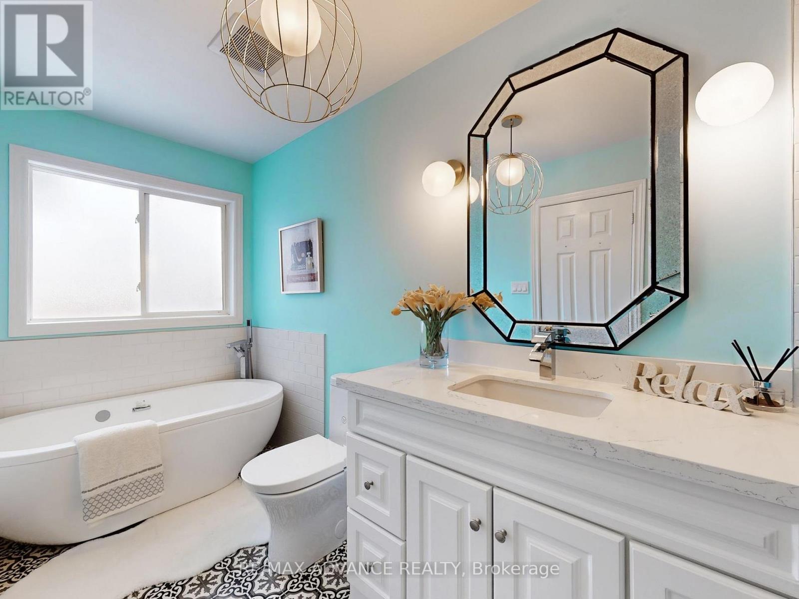 24 Martell Gate, Aurora, Ontario  L4G 0C4 - Photo 20 - N12676054