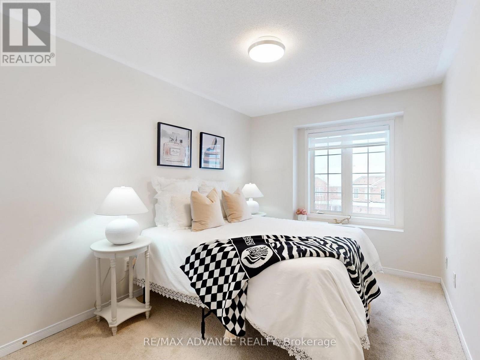 24 Martell Gate, Aurora, Ontario  L4G 0C4 - Photo 22 - N12676054