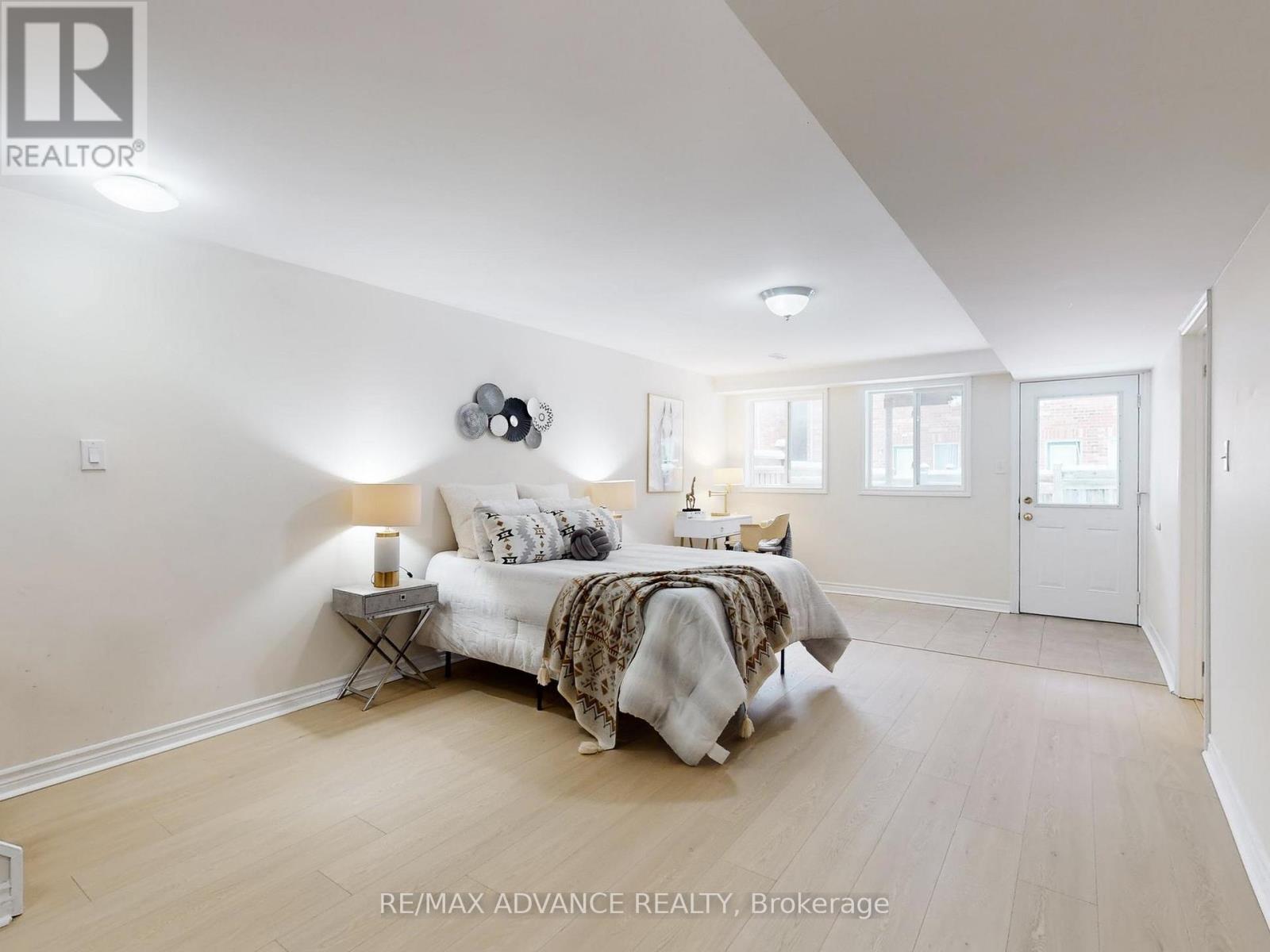 24 Martell Gate, Aurora, Ontario  L4G 0C4 - Photo 27 - N12676054