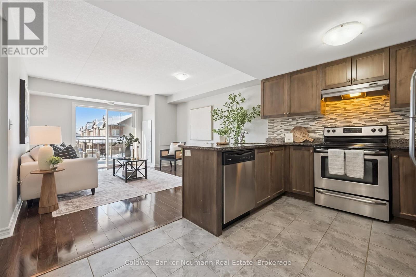 209 - 45 KINGSBURY SQUARE, Guelph, Ontario