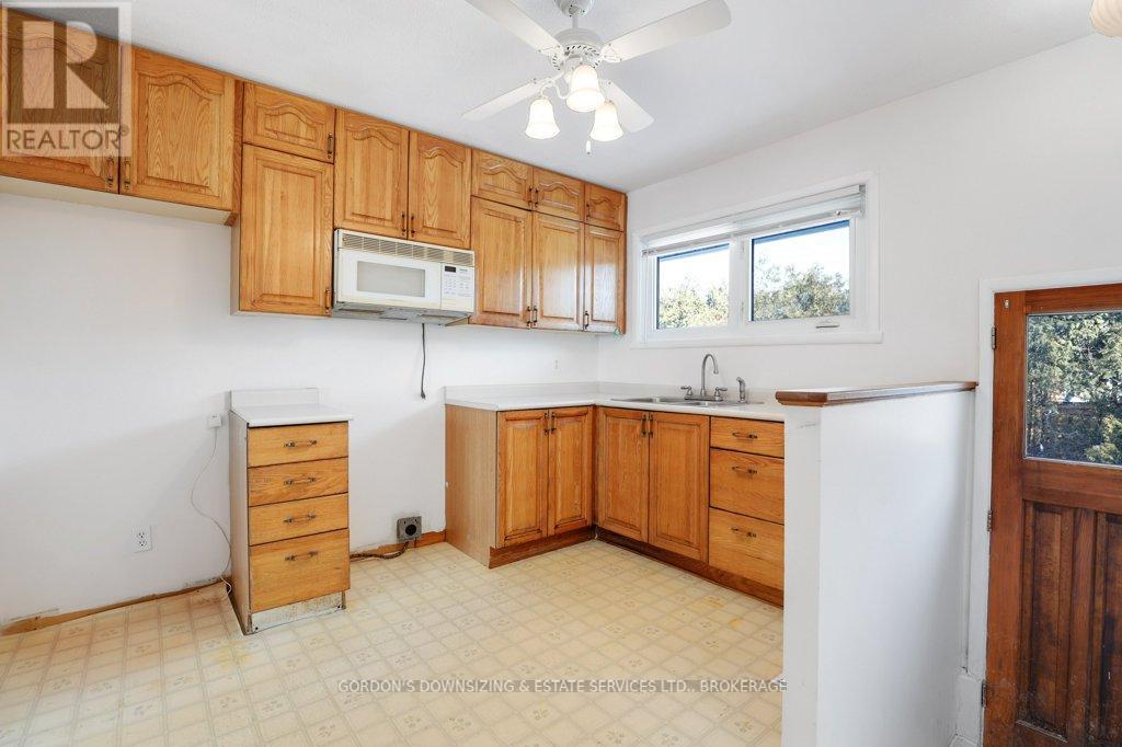 7 Attwood Crescent, Ottawa, Ontario  K2E 5B1 - Photo 18 - X12760676