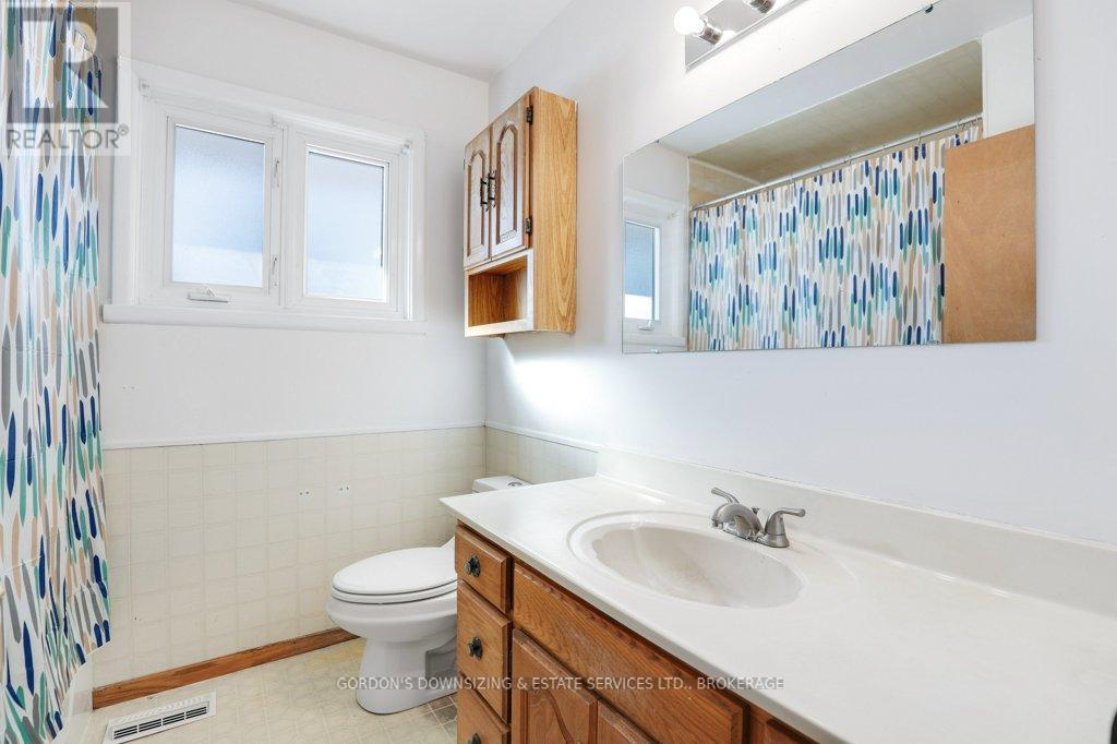 7 Attwood Crescent, Ottawa, Ontario  K2E 5B1 - Photo 20 - X12760676