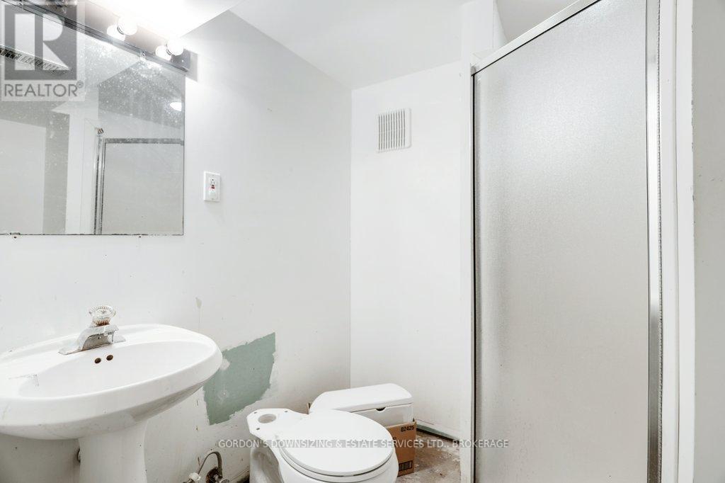 7 Attwood Crescent, Ottawa, Ontario  K2E 5B1 - Photo 33 - X12760676