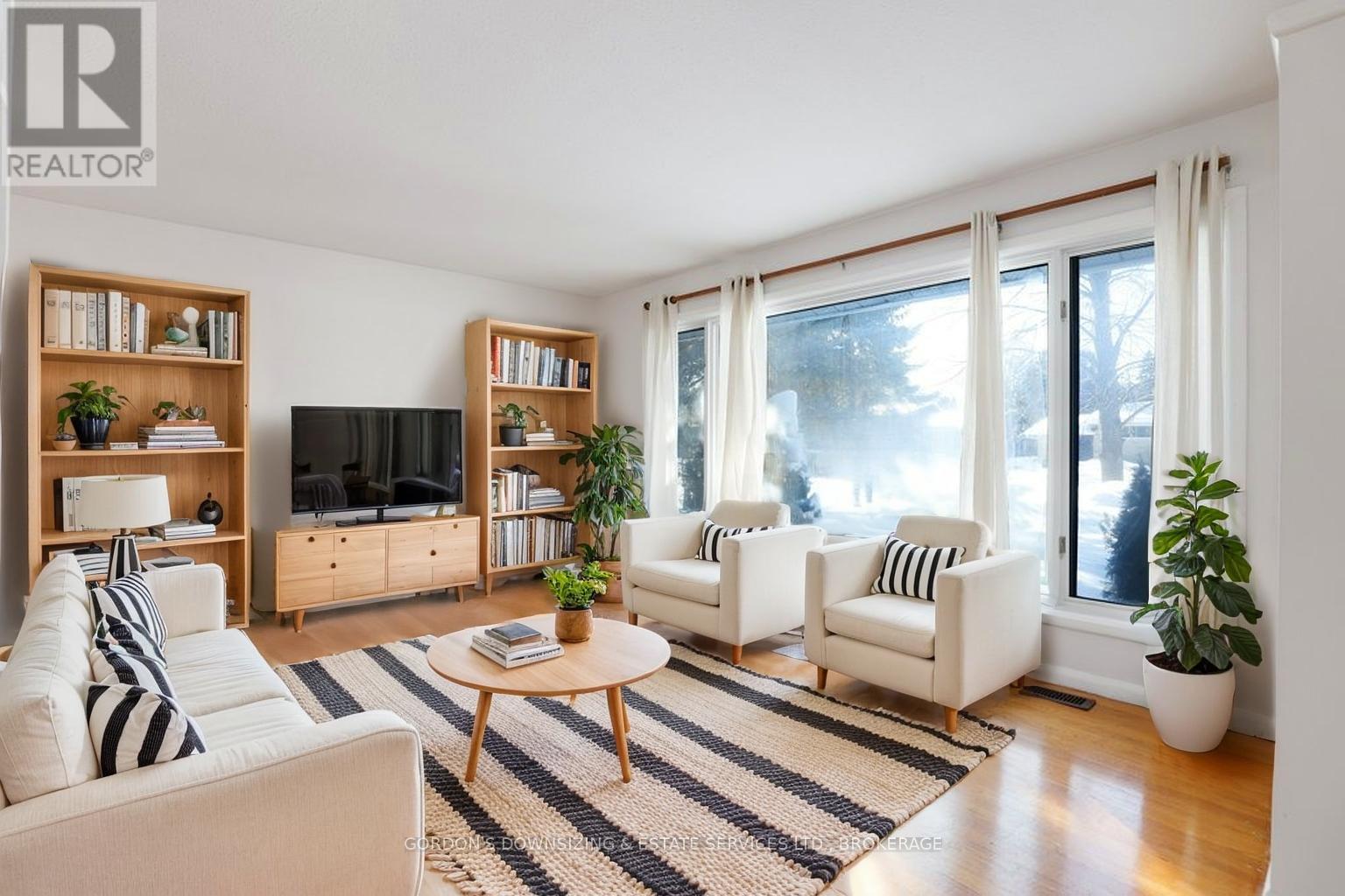 7 Attwood Crescent, Ottawa, Ontario  K2E 5B1 - Photo 8 - X12760676