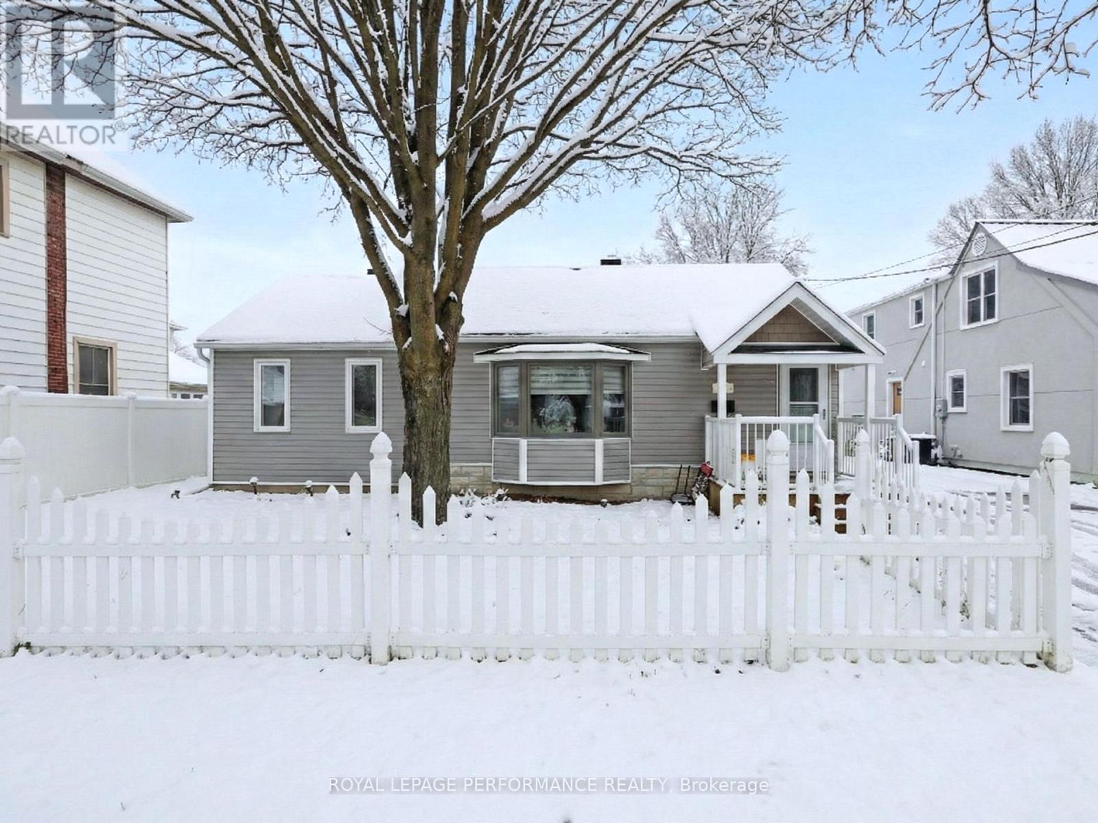 63 Wilson Street E, Perth, Ontario  K7H 1M2 - Photo 3 - X12760680