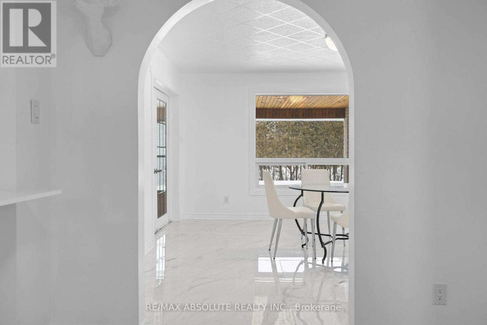 1444 Normandy Crescent, Ottawa, Ontario  K2C 0N6 - Photo 11 - X12760684