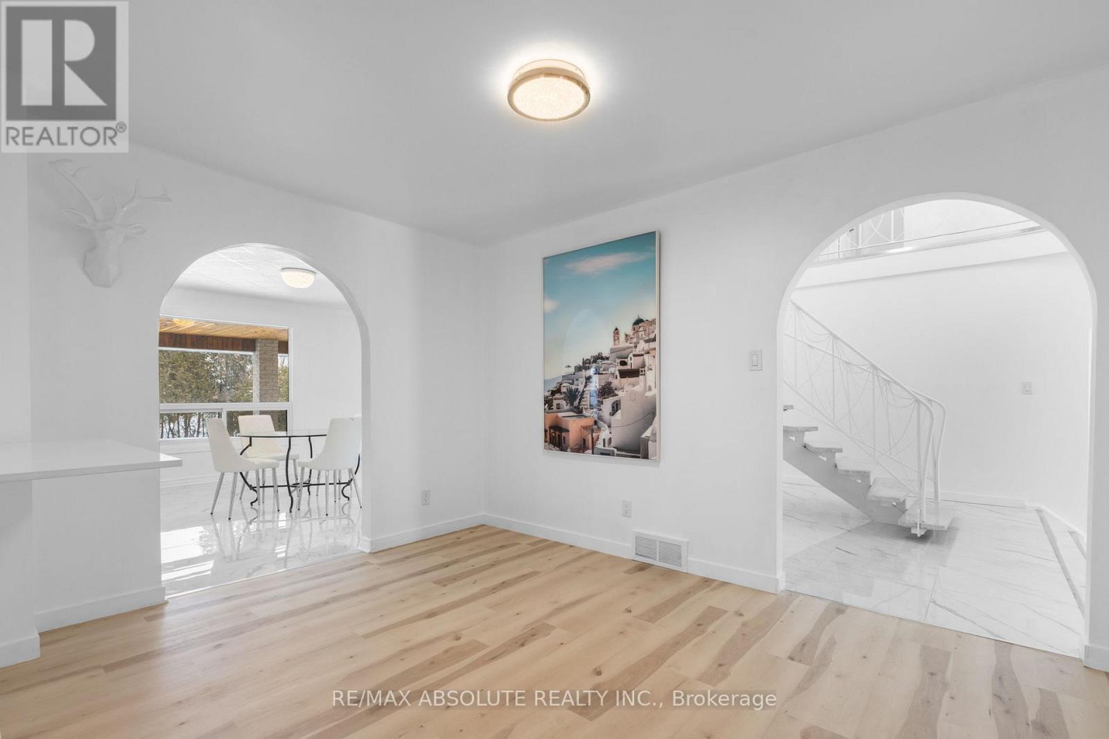 1444 Normandy Crescent, Ottawa, Ontario  K2C 0N6 - Photo 12 - X12760684