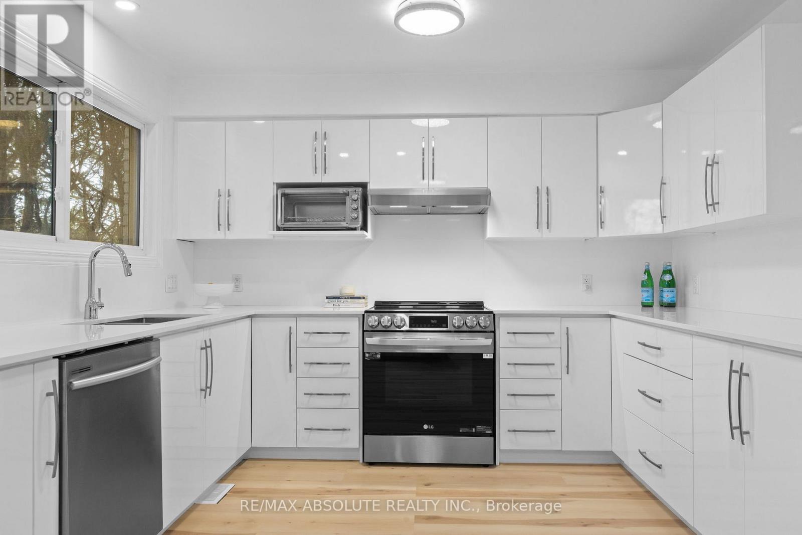 1444 Normandy Crescent, Ottawa, Ontario  K2C 0N6 - Photo 17 - X12760684