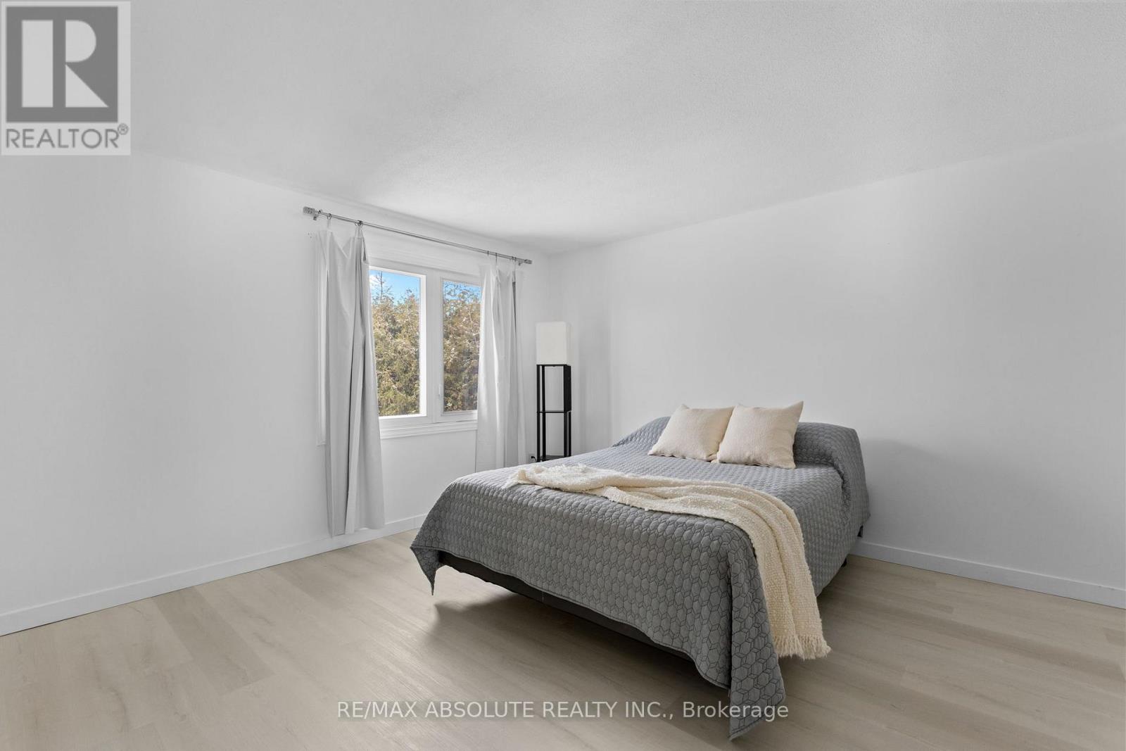 1444 Normandy Crescent, Ottawa, Ontario  K2C 0N6 - Photo 33 - X12760684