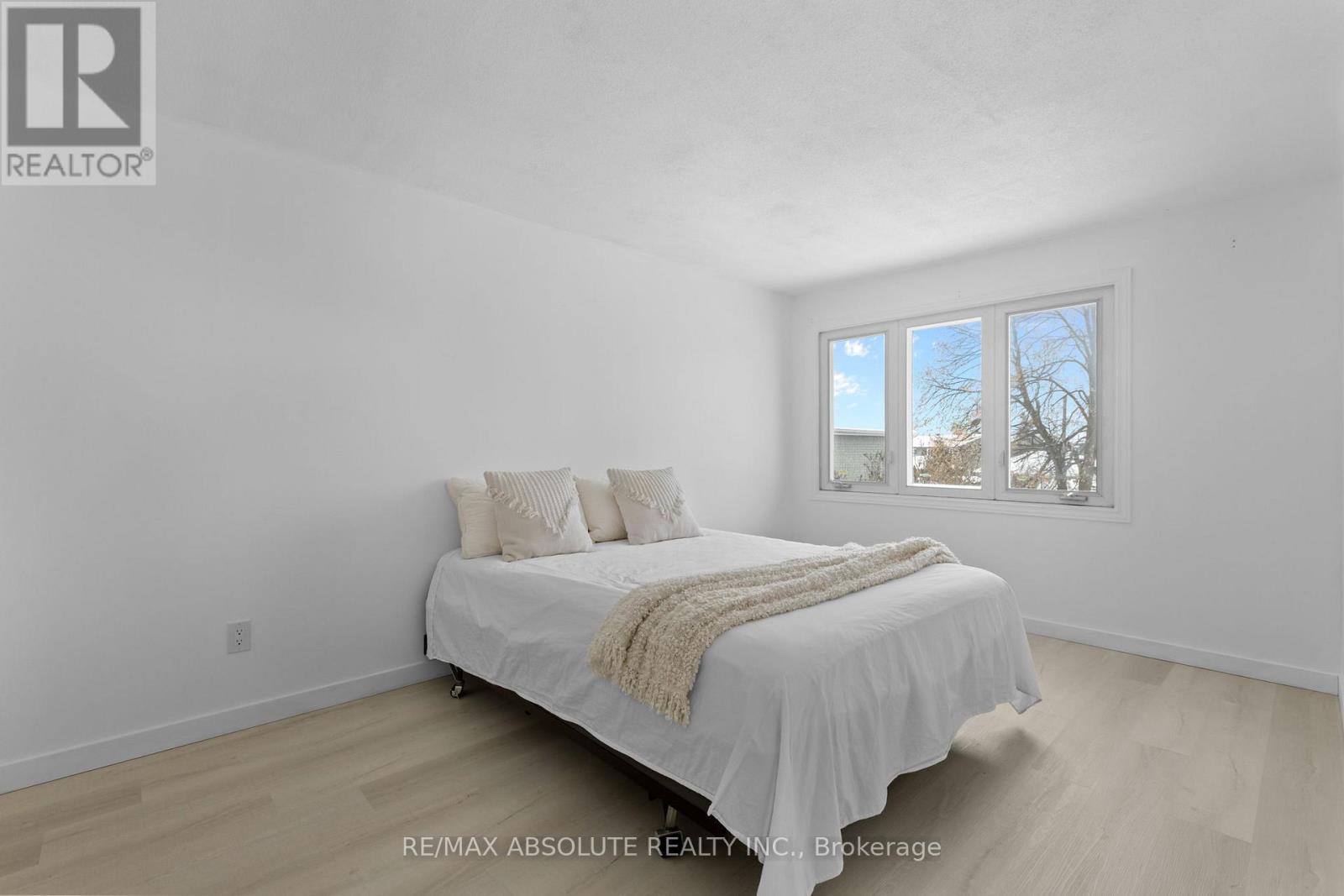 1444 Normandy Crescent, Ottawa, Ontario  K2C 0N6 - Photo 36 - X12760684