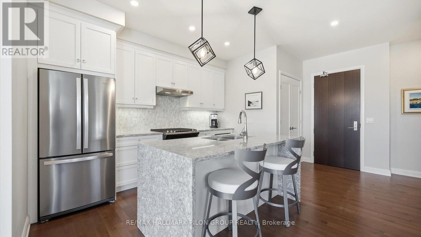 302 - 170 Boundstone Way, Ottawa, Ontario  K2T 0M8 - Photo 2 - X12760770