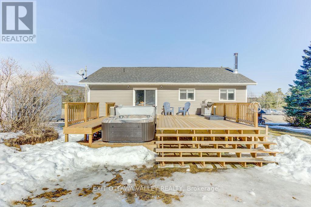 39090 Combermere Road, Madawaska Valley, Ontario  K0J 1L0 - Photo 13 - X12760700