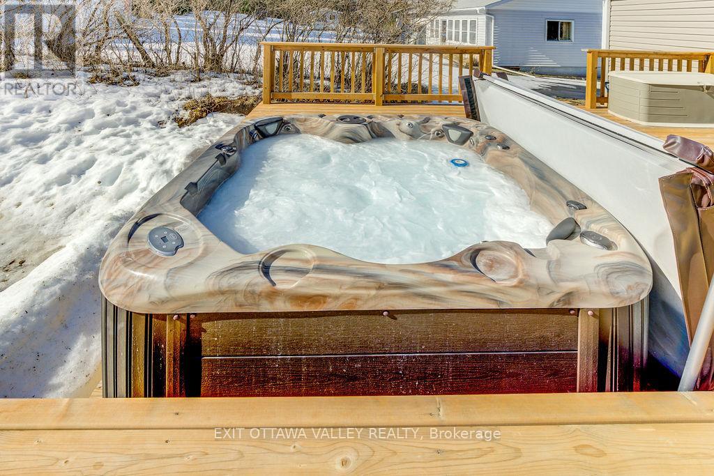 39090 Combermere Road, Madawaska Valley, Ontario  K0J 1L0 - Photo 15 - X12760700