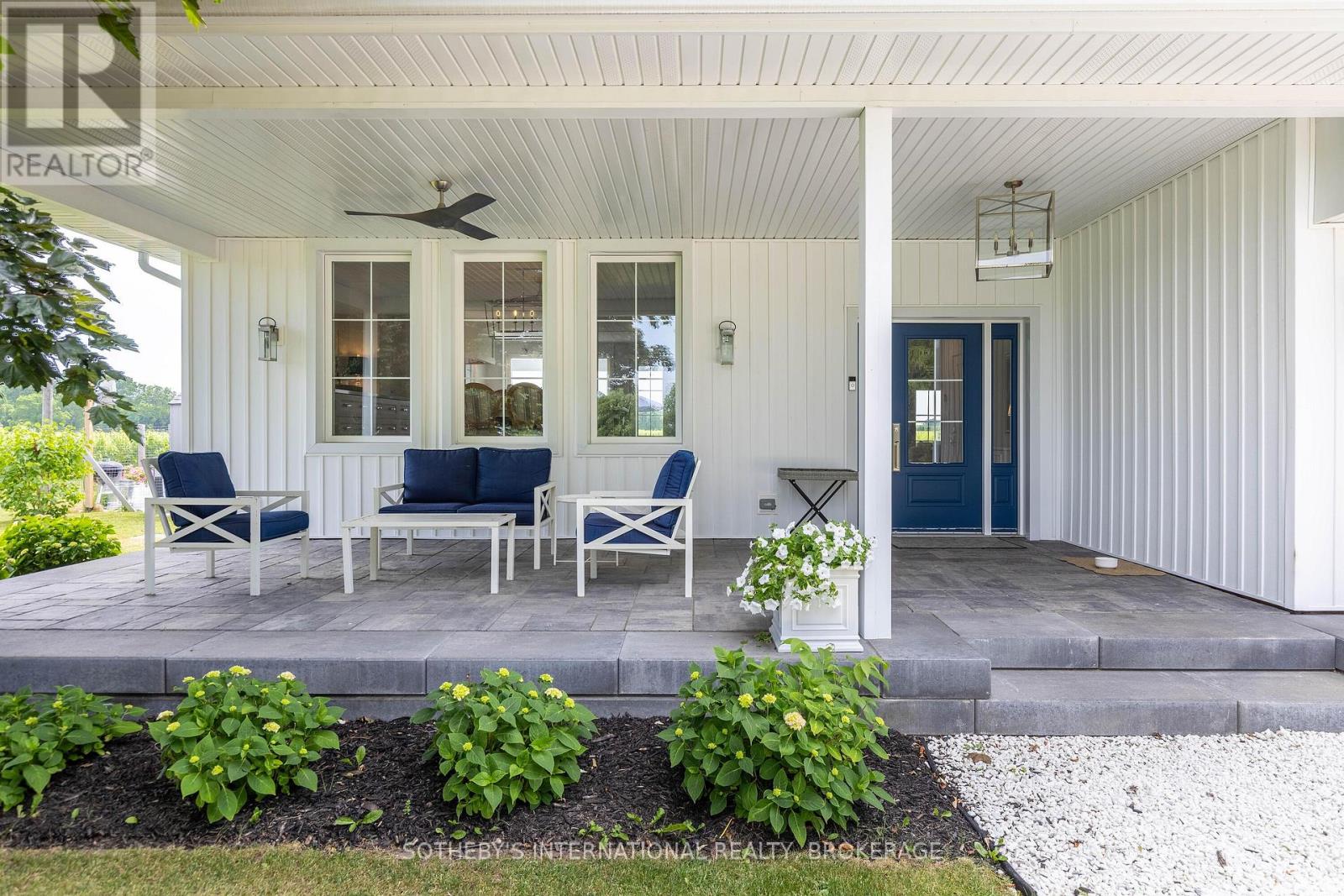 1219 Lakeshore Road, Niagara-On-The-Lake, Ontario  L0S 1J0 - Photo 2 - X12760654