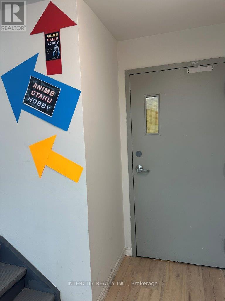 2/f - 627 Bloor Street W, Toronto, Ontario  M6G 1K8 - Photo 6 - C12757940