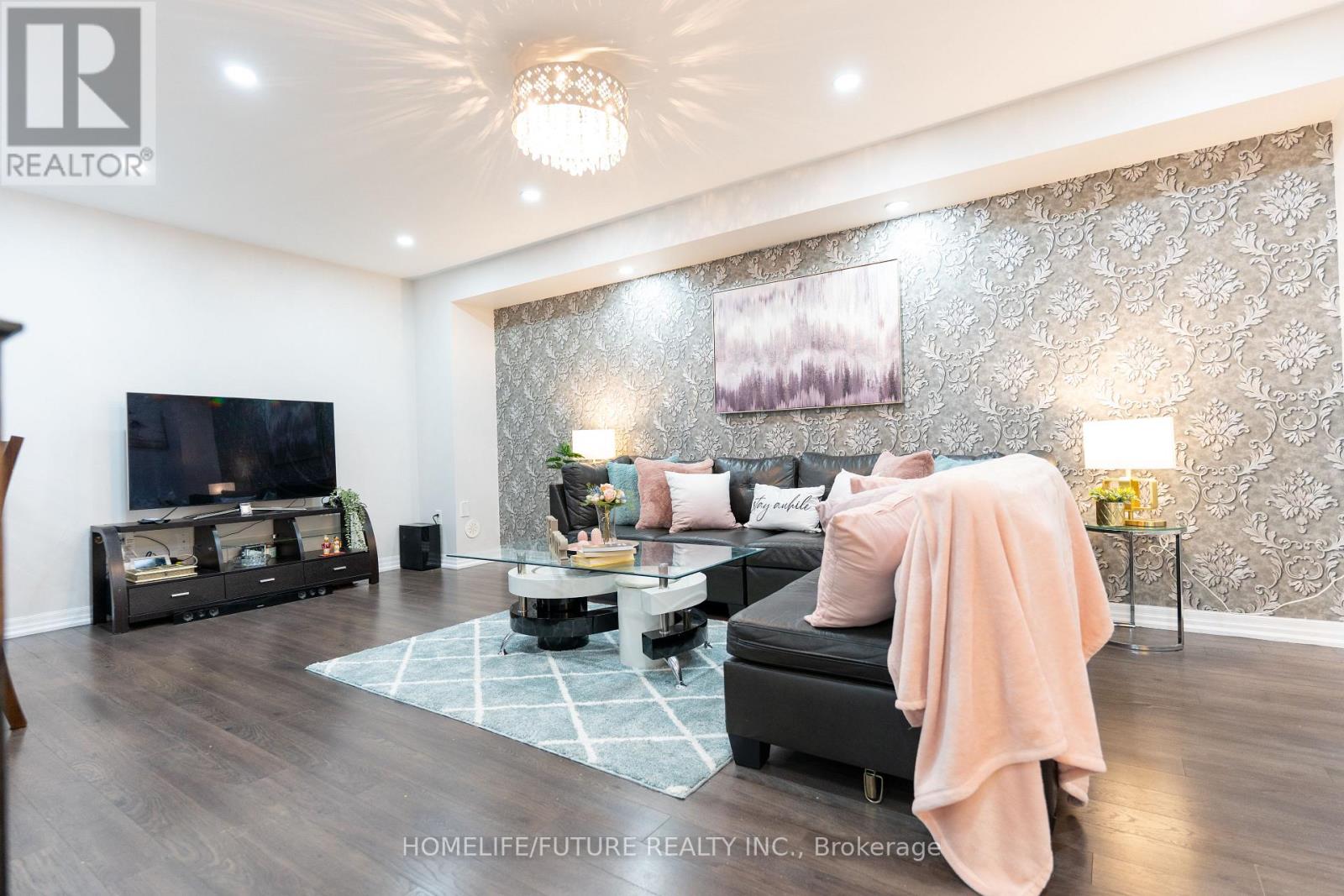 275 Ellen Davidson Drive, Oakville (Go Glenorchy), Ontario  L6M 0V6 - Photo 12 - W12573566