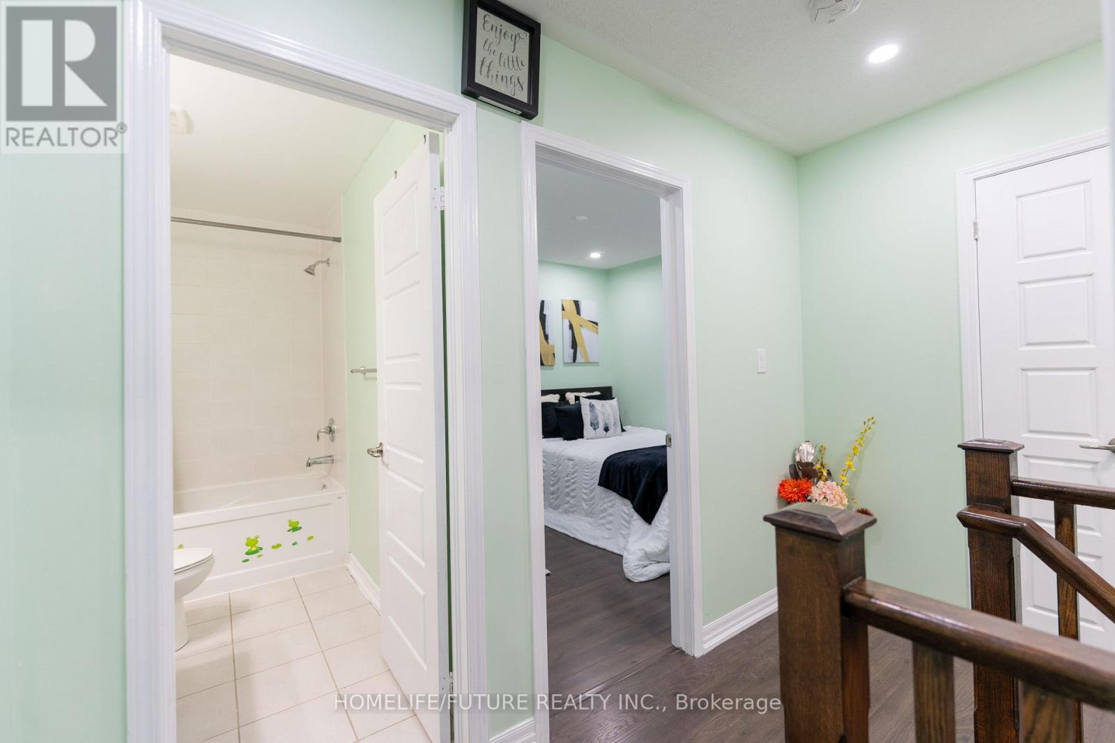 275 Ellen Davidson Drive, Oakville (Go Glenorchy), Ontario  L6M 0V6 - Photo 28 - W12573566