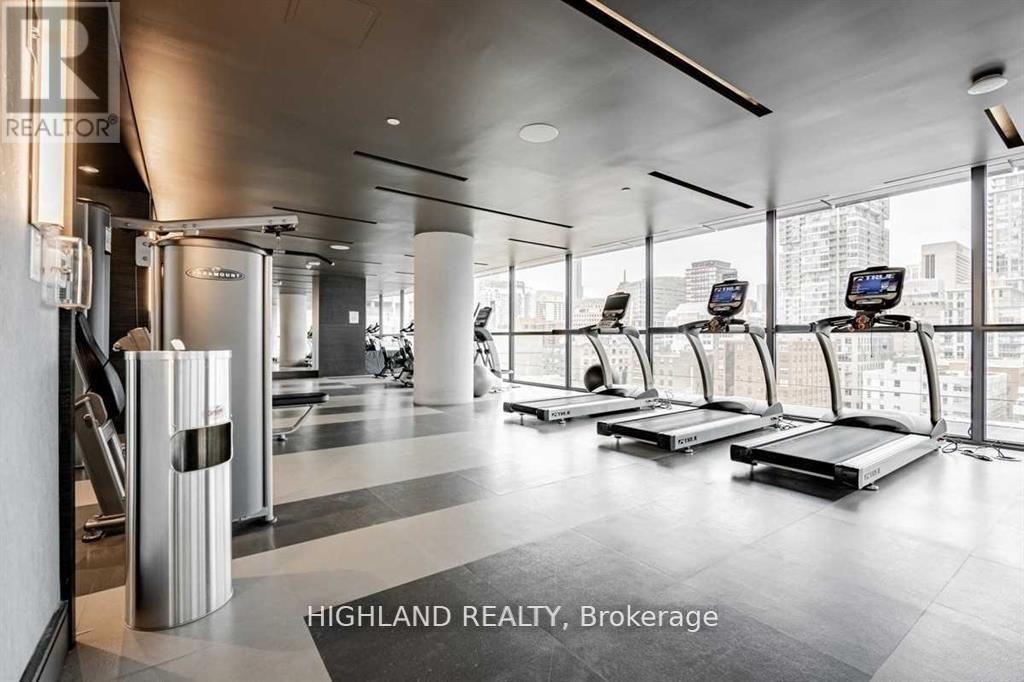 1812 - 290 Adelaide Street W, Toronto, Ontario  M5V 0P3 - Photo 16 - C12760766