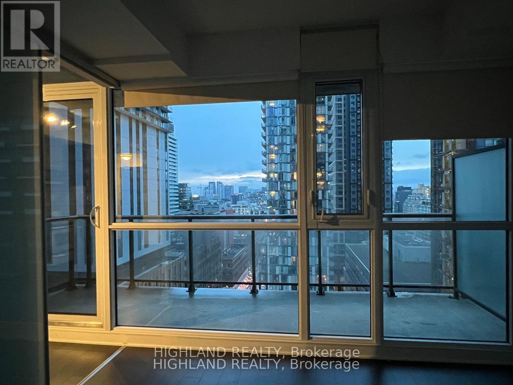 1812 - 290 Adelaide Street W, Toronto, Ontario  M5V 0P3 - Photo 7 - C12760766